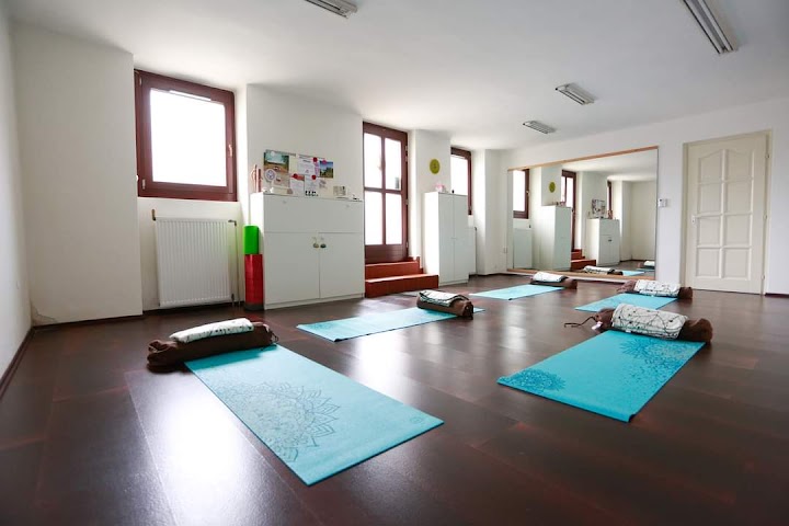 Chandra Jógastúdio – Yoga