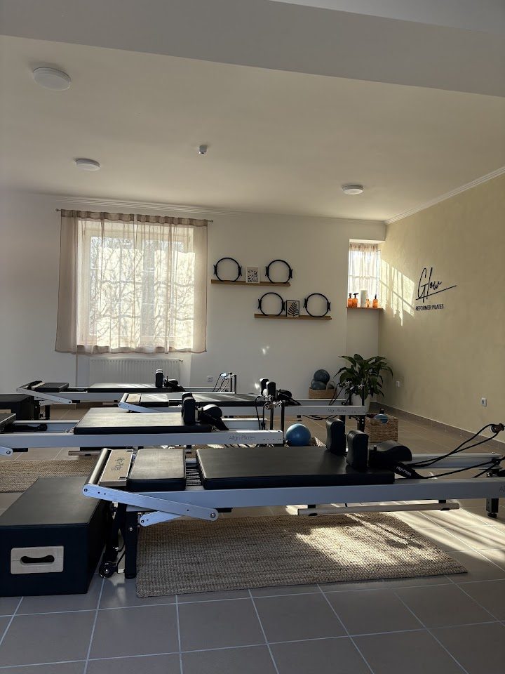 Glow Reformer Pilates – Pilates